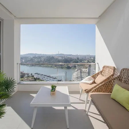 Liiiving In Porto - Luxury River View Valbom (Gondomar)