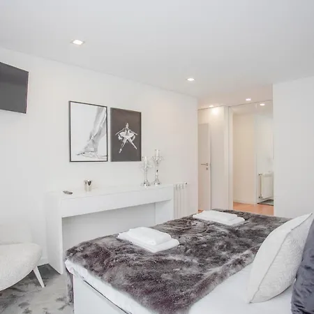 Liiiving In Porto - Luxury River View Apartment Valbom (Gondomar)