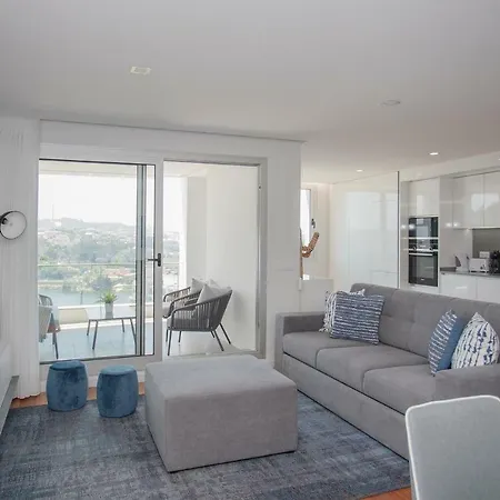 Liiiving In Porto - Luxury River View Apartment Valbom (Gondomar)
