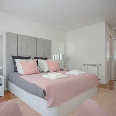 Liiiving In Porto - Luxury River View Apartment Valbom (Gondomar)