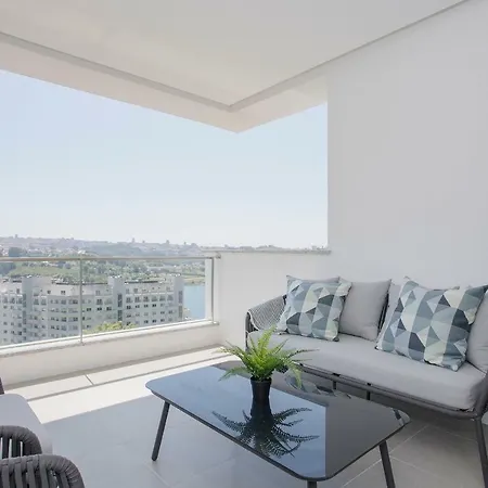 Liiiving In Porto - Luxury River View Valbom (Gondomar)